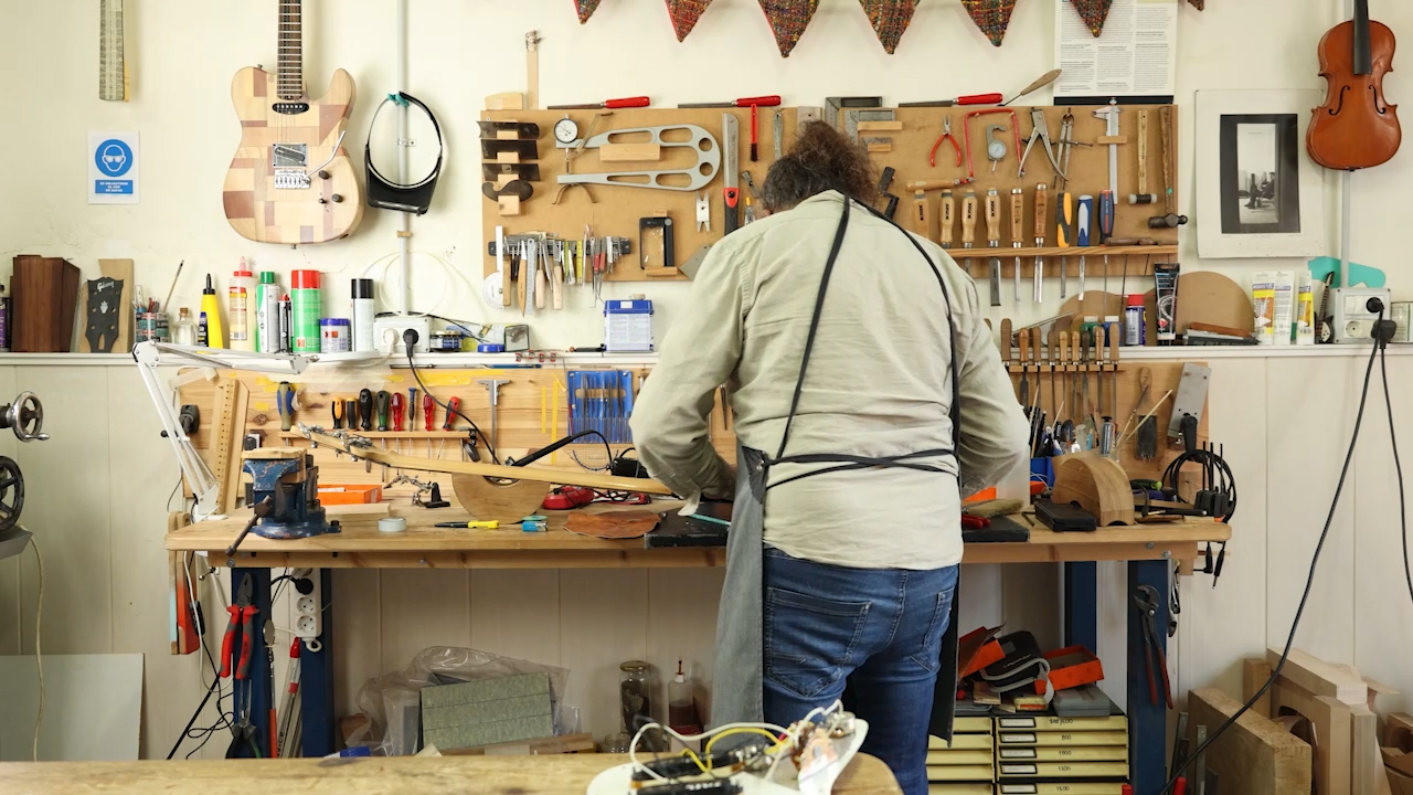 Pantano literalmente Desconfianza Luthier en Barcelona | Manu Garcia | ManuFactoria